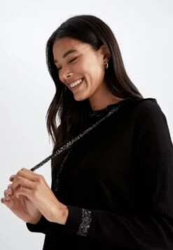 DeFacto Regular Fit- Hoodie - Black 9 DeFacto Regular Fit- Hoodie - Black -DeFacto 85039a63468d4139adffe48a4f9ee8cf