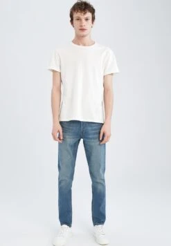 DeFacto Slim Fit Jeans - Blue 7 DeFacto Slim Fit Jeans - Blue -DeFacto 8663ccc802ef44678164221176685756