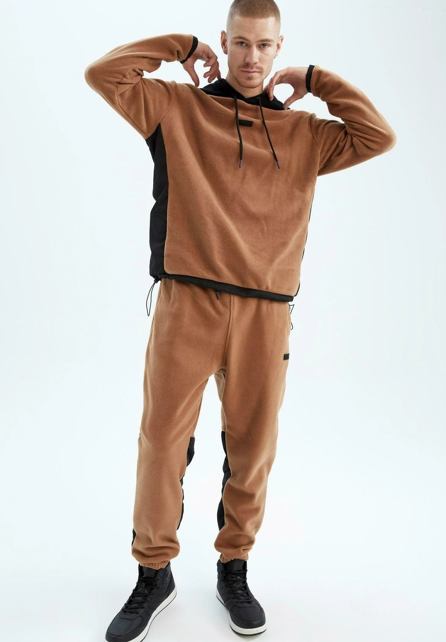 DeFacto Standart Fit- Hoodie - Brown 4 DeFacto Standart Fit- Hoodie - Brown - Afbeelding 2