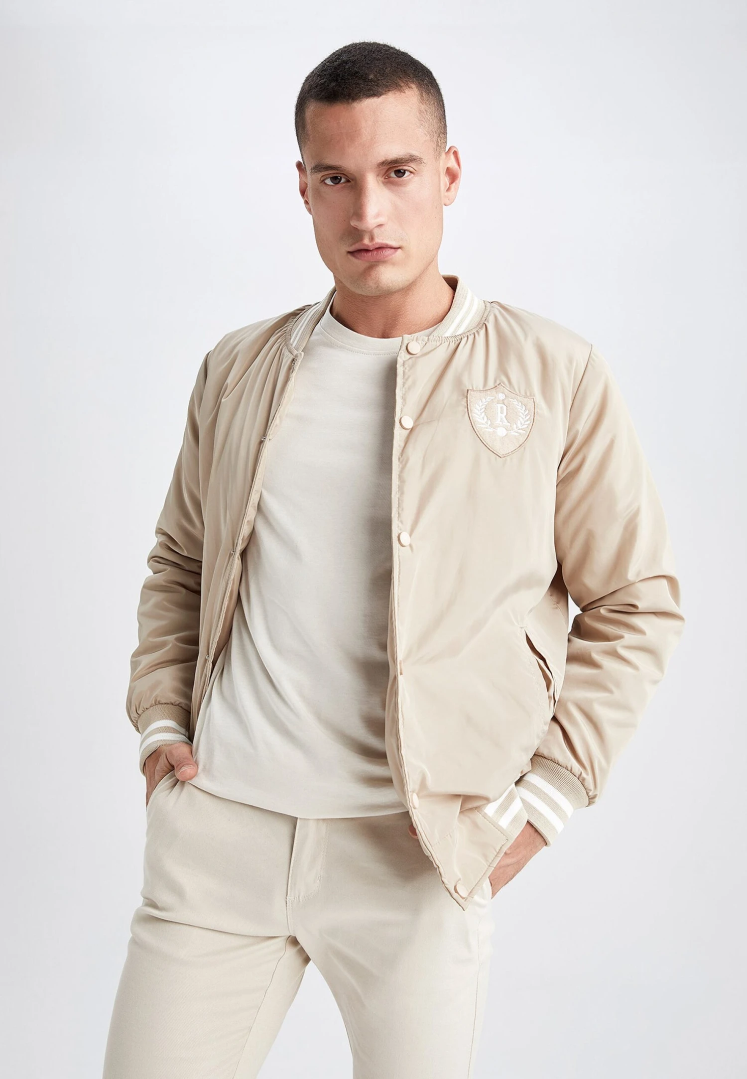 DeFacto Regular Fit- Bomberjacks - Beige 3 DeFacto Regular Fit- Bomberjacks - Beige