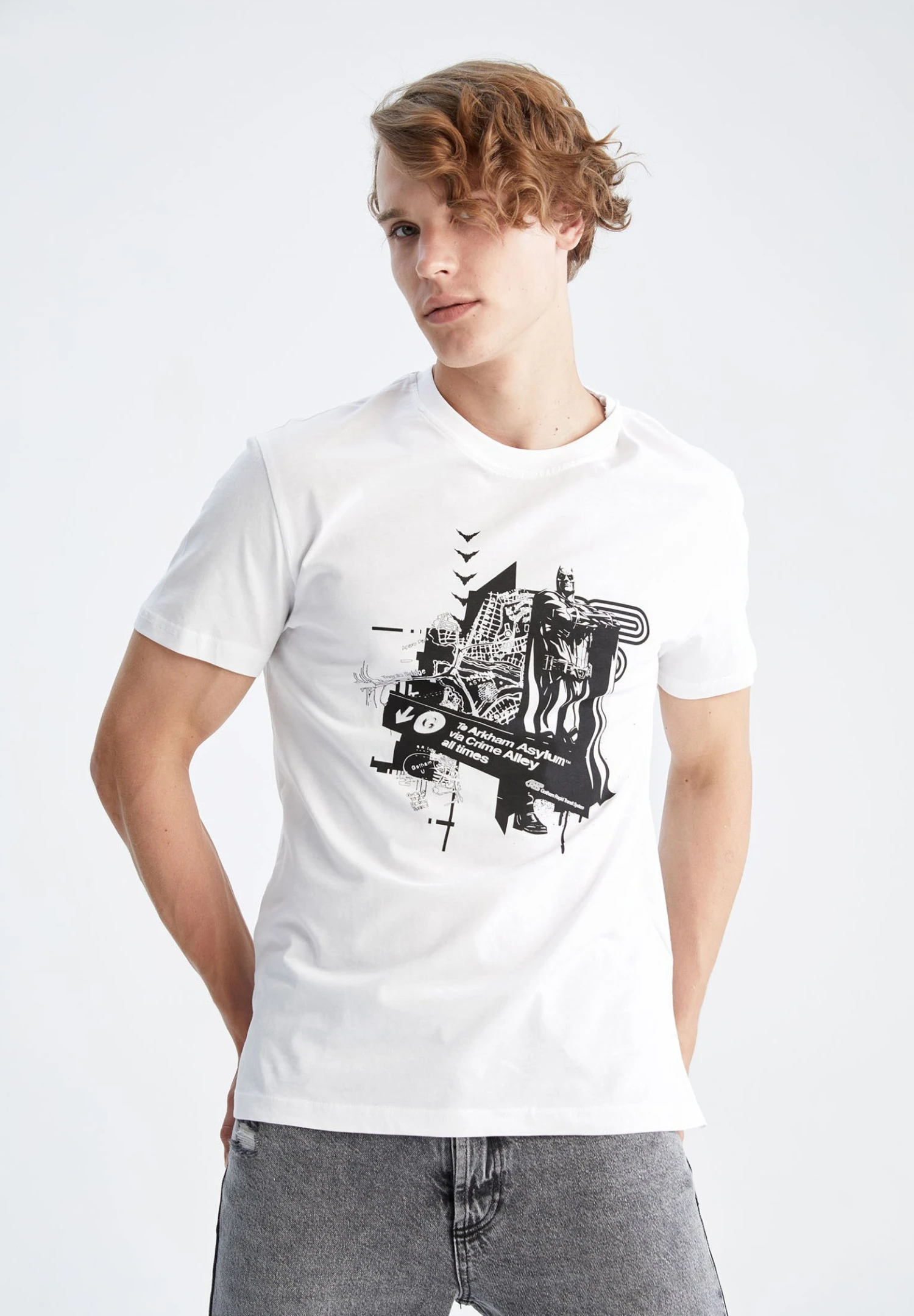DeFacto Batman Regular Fit- T-Shirt Print - White 3 DeFacto Batman Regular Fit- T-Shirt Print - White