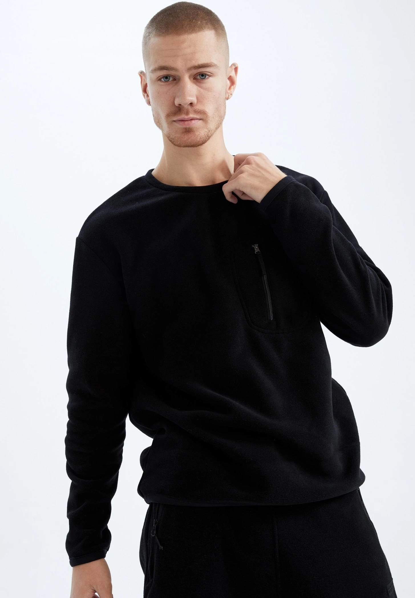 DeFacto Standart Fit Combination Clothing Set - Trainingspak - Black 5 DeFacto Standart Fit Combination Clothing Set - Trainingspak - Black - Afbeelding 3