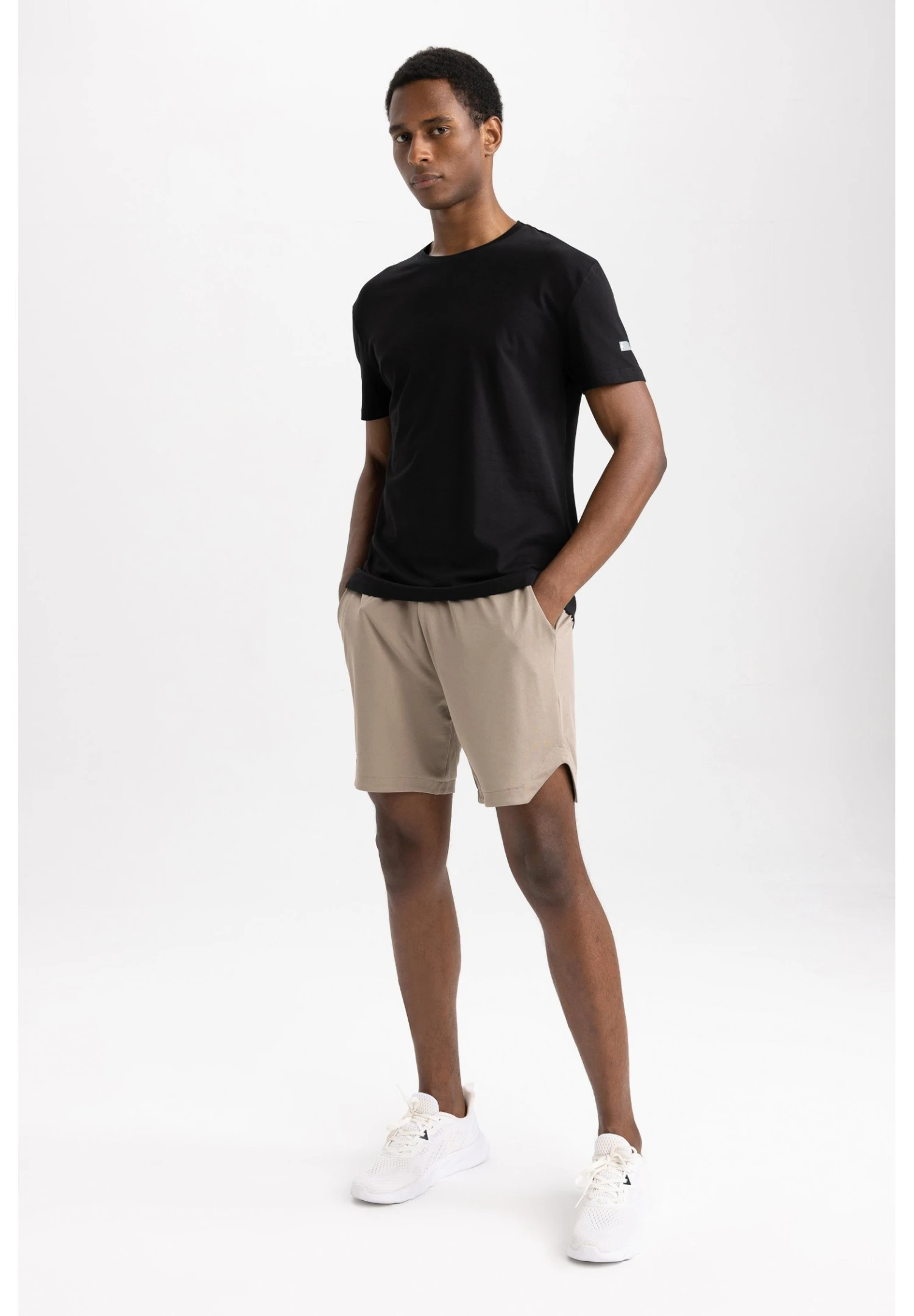 DeFacto Standart Fit - T-Shirt Basic - Black 4 DeFacto Standart Fit - T-Shirt Basic - Black - Afbeelding 2