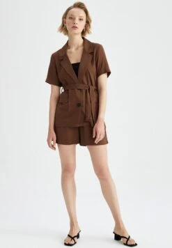 DeFacto Shorts - Brown 7 DeFacto Shorts - Brown -DeFacto 94fd8a80379b4f7d928fabe5e6b0a7e2