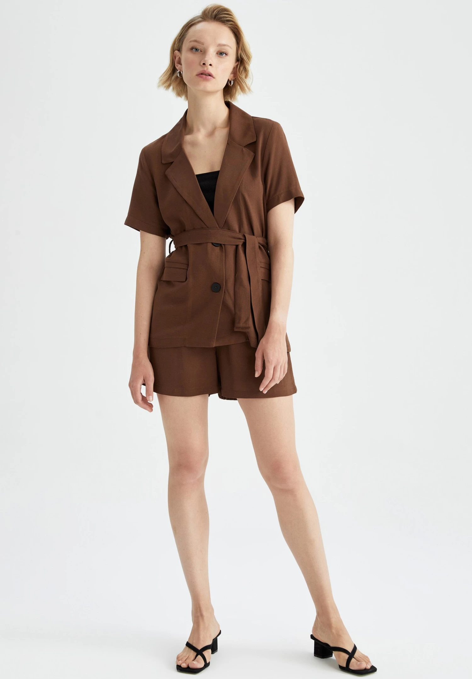 DeFacto Shorts - Brown 4 DeFacto Shorts - Brown - Afbeelding 2