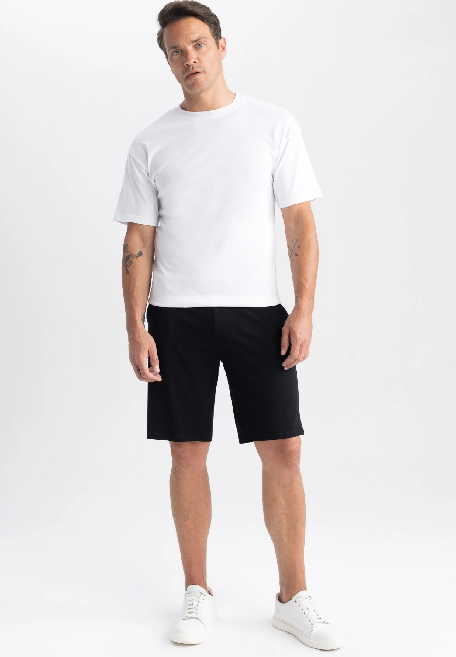 DeFacto Regular Fit- Trainingsbroek - Black 4 DeFacto Regular Fit- Trainingsbroek - Black - Afbeelding 2