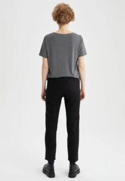 DeFacto Slim Fit - Straight Leg Jeans - Black 8 DeFacto Slim Fit - Straight Leg Jeans - Black -DeFacto 9960414f8f404e29854ba027a118be1a