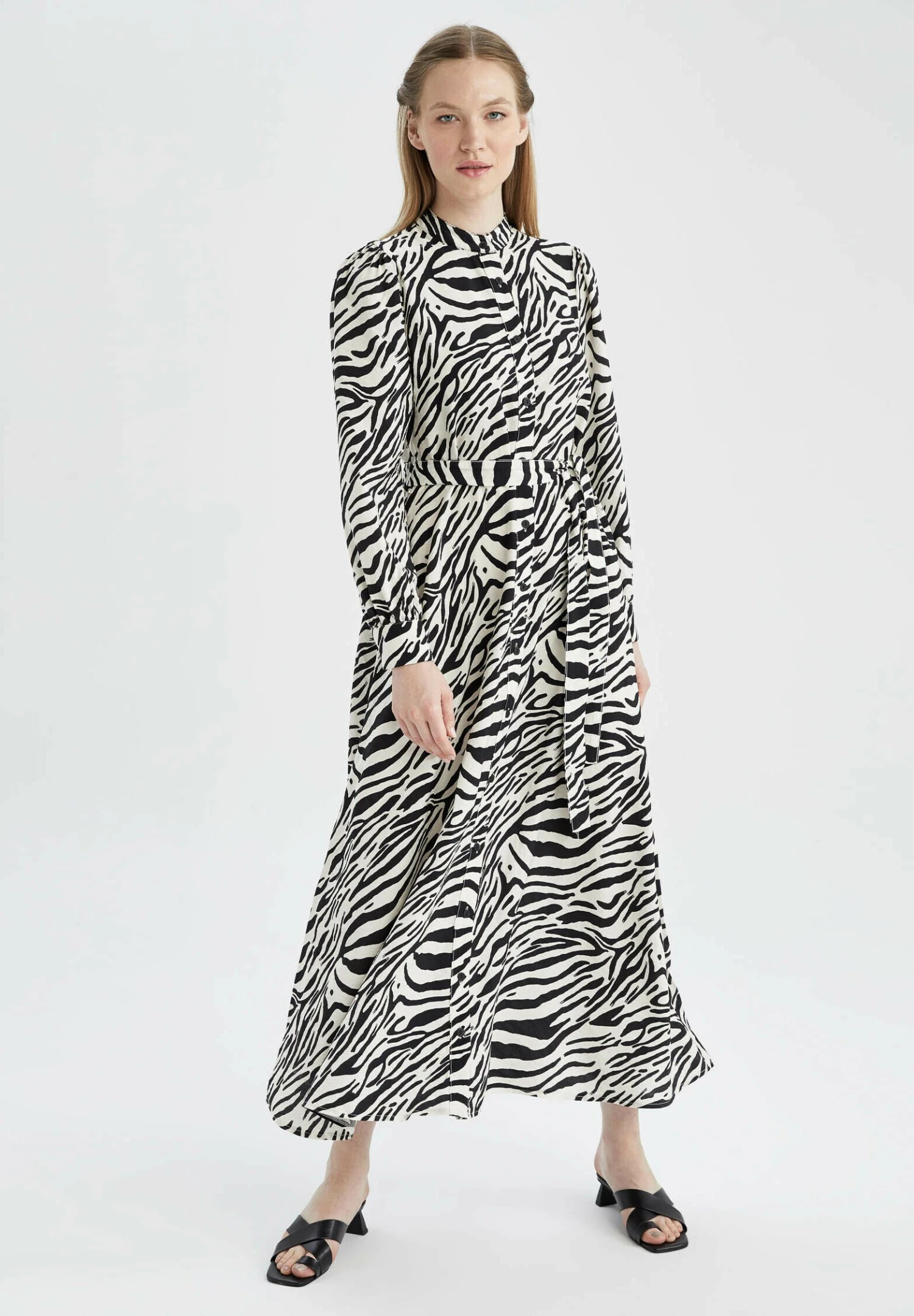 DeFacto Regular Fit- Maxi-Jurk - Black 3 DeFacto Regular Fit- Maxi-Jurk - Black