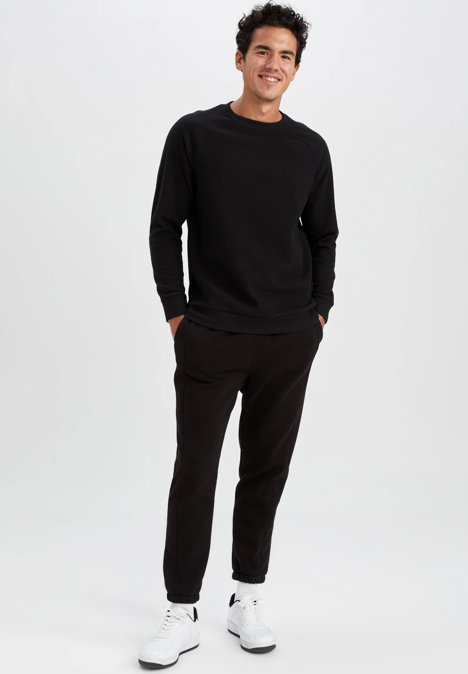 DeFacto Regular Fit - Sweater - Black 4 DeFacto Regular Fit - Sweater - Black - Afbeelding 2