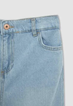 DeFacto Relaxed Fit Jeans - Blue 8 DeFacto Relaxed Fit Jeans - Blue -DeFacto a38928b4252c419f8ada59cb27461e46