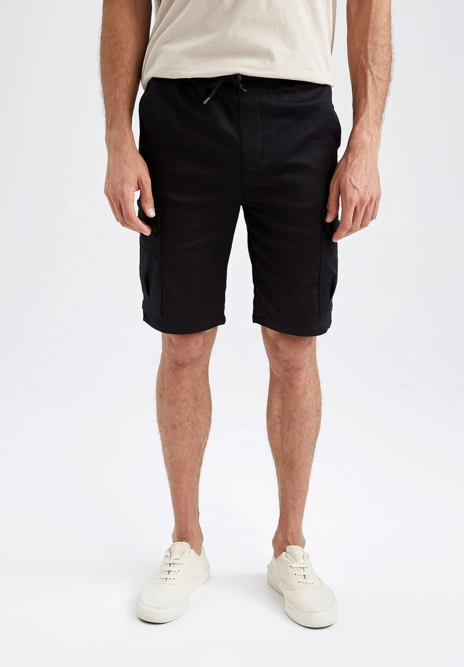 DeFacto Regular Fit- Shorts - Black 3 DeFacto Regular Fit- Shorts - Black