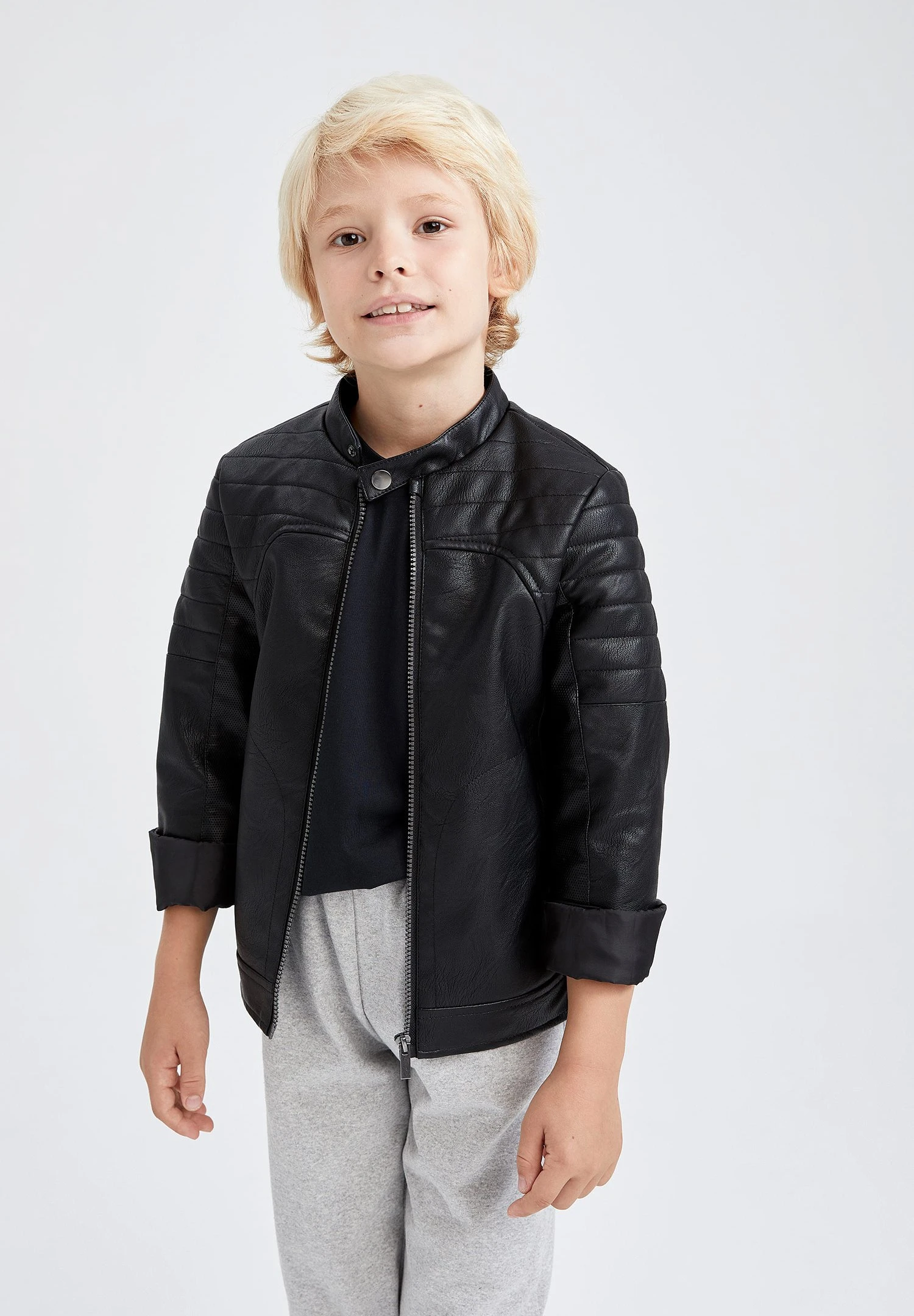 DeFacto Regular Fit- Imitatieleren Jas - Black 4 DeFacto Regular Fit- Imitatieleren Jas - Black - Afbeelding 2