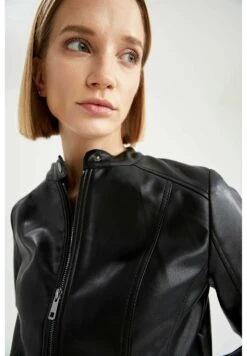 DeFacto Regular Fit - Imitatieleren Jas - Black 12 DeFacto Regular Fit - Imitatieleren Jas - Black -DeFacto a62bb8647932429cb3251ddeecb0f3bb