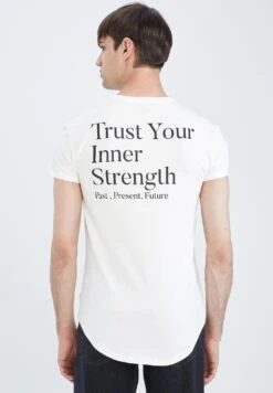 DeFacto Muscle Fit - T-Shirt Print - Ecru 8 DeFacto Muscle Fit - T-Shirt Print - Ecru -DeFacto a8e7a6f5c5304b1eac8dc0f0df95b80b