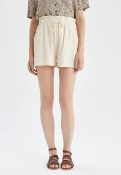 DeFacto Regular Fit- Shorts - Beige