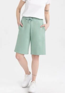 DeFacto Regular Fit - Shorts - Green
