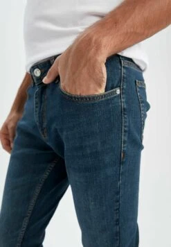 DeFacto Pedro - Slim Fit Jeans - Dark Blue -DeFacto ae8920e87a2b42f7ad22f61f03dc2740