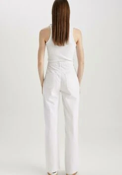 DeFacto 90'S - Straight Leg Jeans - White -DeFacto b1c5359af0004bd7b603354dcfb23500