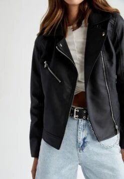 DeFacto Regular Fit- Imitatieleren Jas - Black 9 DeFacto Regular Fit- Imitatieleren Jas - Black -DeFacto be98de92a7be454d808a53e9e6dbe9ce