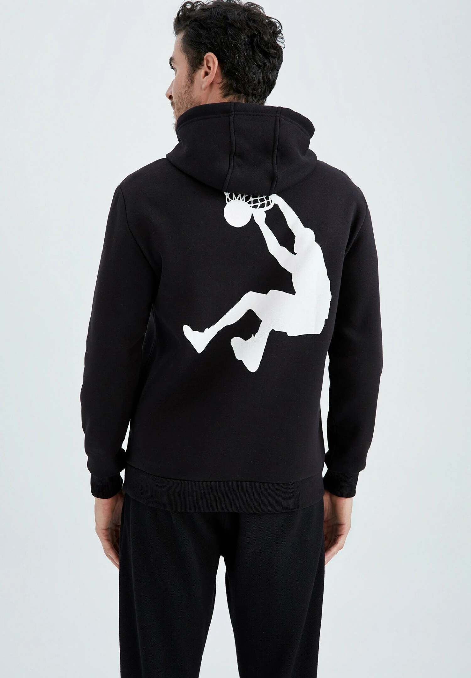 DeFacto Shaquille O Neal Standart Fit- Hoodie - Black 5 DeFacto Shaquille O Neal Standart Fit- Hoodie - Black - Afbeelding 3