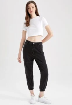 DeFacto Relaxed Fit Jeans - Black 8 DeFacto Relaxed Fit Jeans - Black -DeFacto c393c0eb4b0f4b62872d4e8238494b44