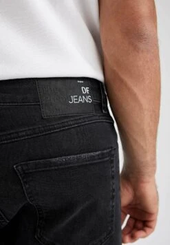 DeFacto Comfort Fit - Slim Fit Jeans - Black 11 DeFacto Comfort Fit - Slim Fit Jeans - Black -DeFacto caa02864b7584e38829b6622274e4aae