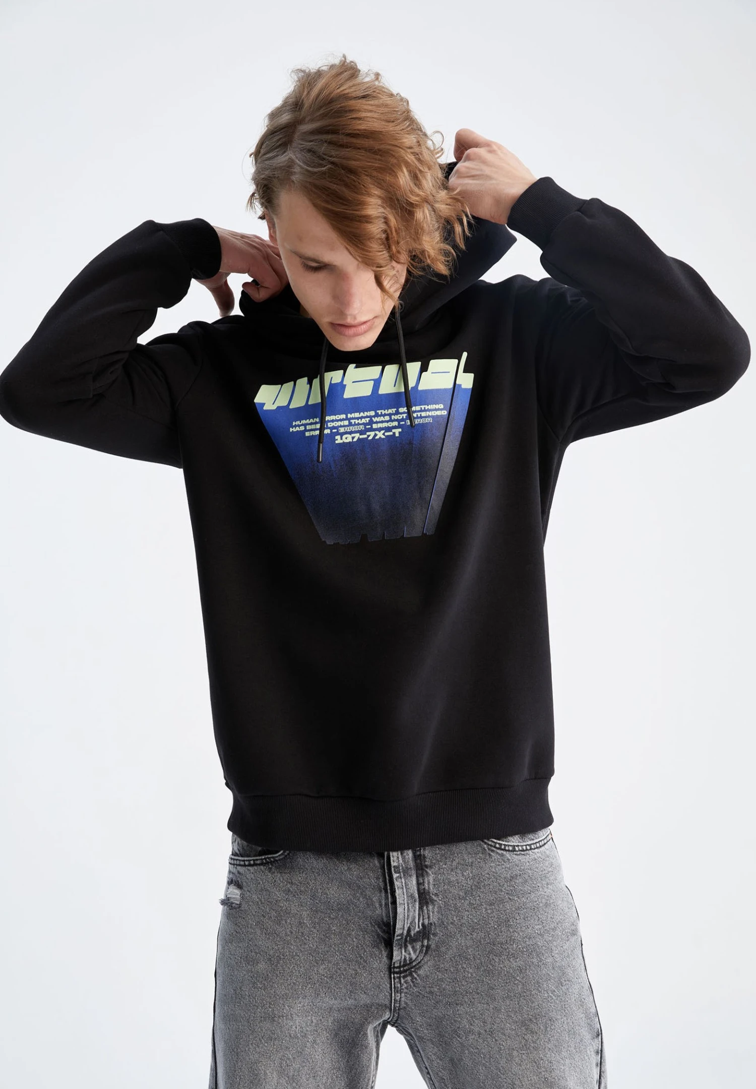 DeFacto Regular Fit- Hoodie - Black 3 DeFacto Regular Fit- Hoodie - Black