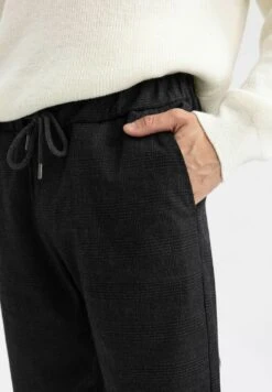 DeFacto Jogger Fit - Trainingsbroek - Black 9 DeFacto Jogger Fit - Trainingsbroek - Black -DeFacto cdf1e0ab2b5245b4836cb146656e8993