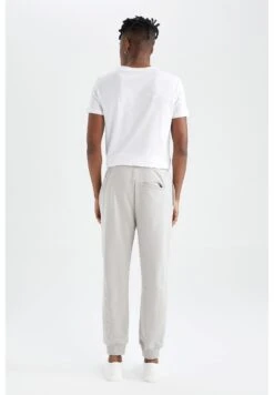 DeFacto Trainingsbroek - Grey 8 DeFacto Trainingsbroek - Grey -DeFacto d0a5f393abc246429824243e2ce7def5