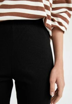 DeFacto Slim Fit-Warmtech - Broek - Black 9 DeFacto Slim Fit-Warmtech - Broek - Black -DeFacto d83785b191fa4e8395e56d094a337beb