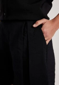 DeFacto Short - Shorts - Black 9 DeFacto Short - Shorts - Black -DeFacto d8df775455124525b7ae8a8c0a205348