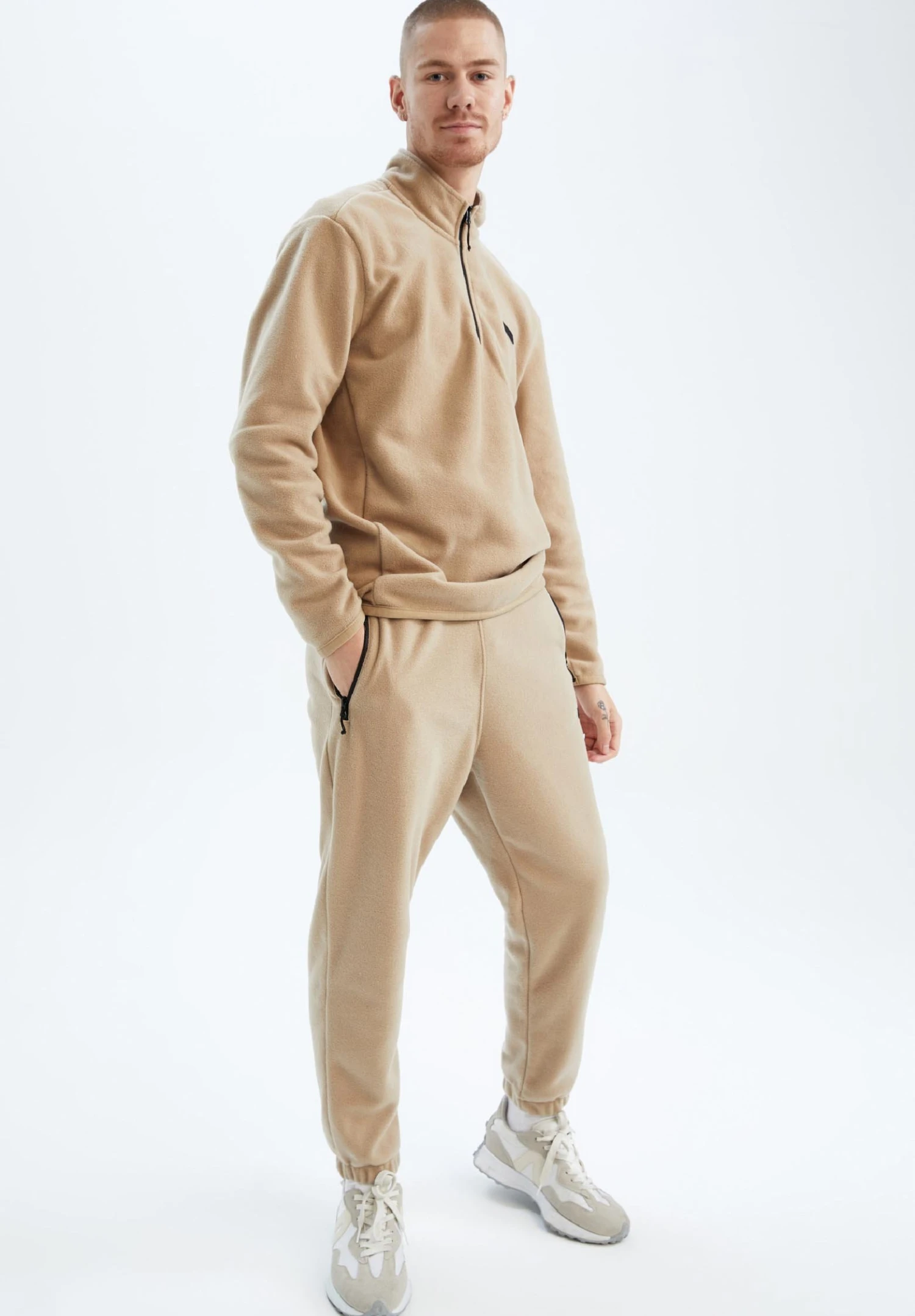 DeFacto Standart Fit - Trainingsbroek - Beige 4 DeFacto Standart Fit - Trainingsbroek - Beige - Afbeelding 2