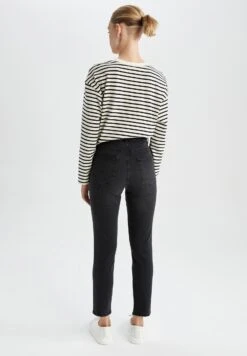 DeFacto Vintage- Slim Fit Jeans - Black 7 DeFacto Vintage- Slim Fit Jeans - Black -DeFacto de5cd67180b3453cbfcbe1602b869e63