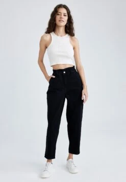 DeFacto Paperbag - Relaxed Fit Jeans - Black -DeFacto e2c6fa1a95e64d79a662e92fbf88dc19