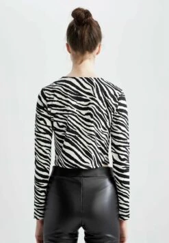 DeFacto Vest - Black 8 DeFacto Vest - Black -DeFacto e3355caf343345c2aa132b8bb70f3d02