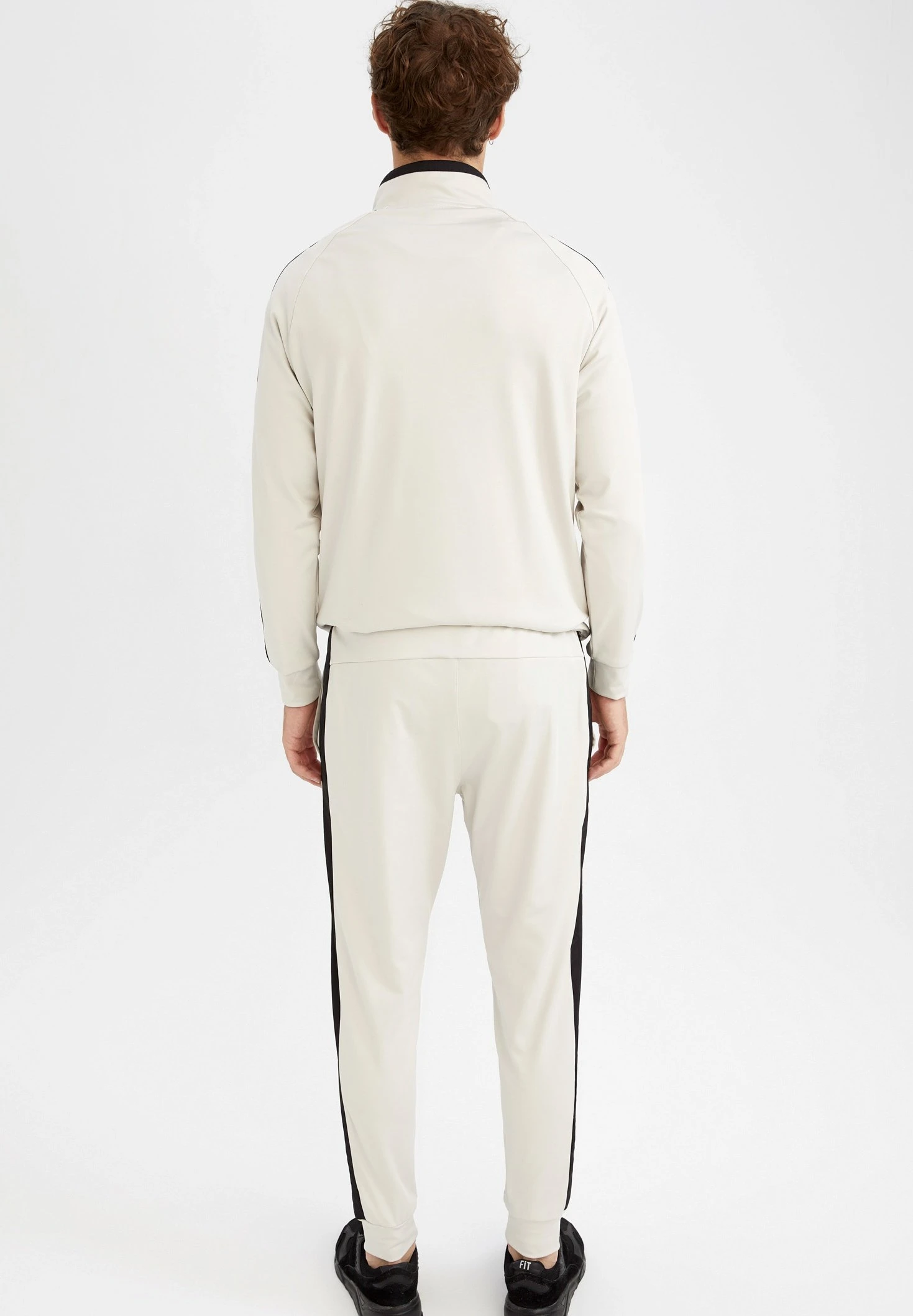 DeFacto Standart Fit- Trainingsbroek - Beige 5 DeFacto Standart Fit- Trainingsbroek - Beige - Afbeelding 3