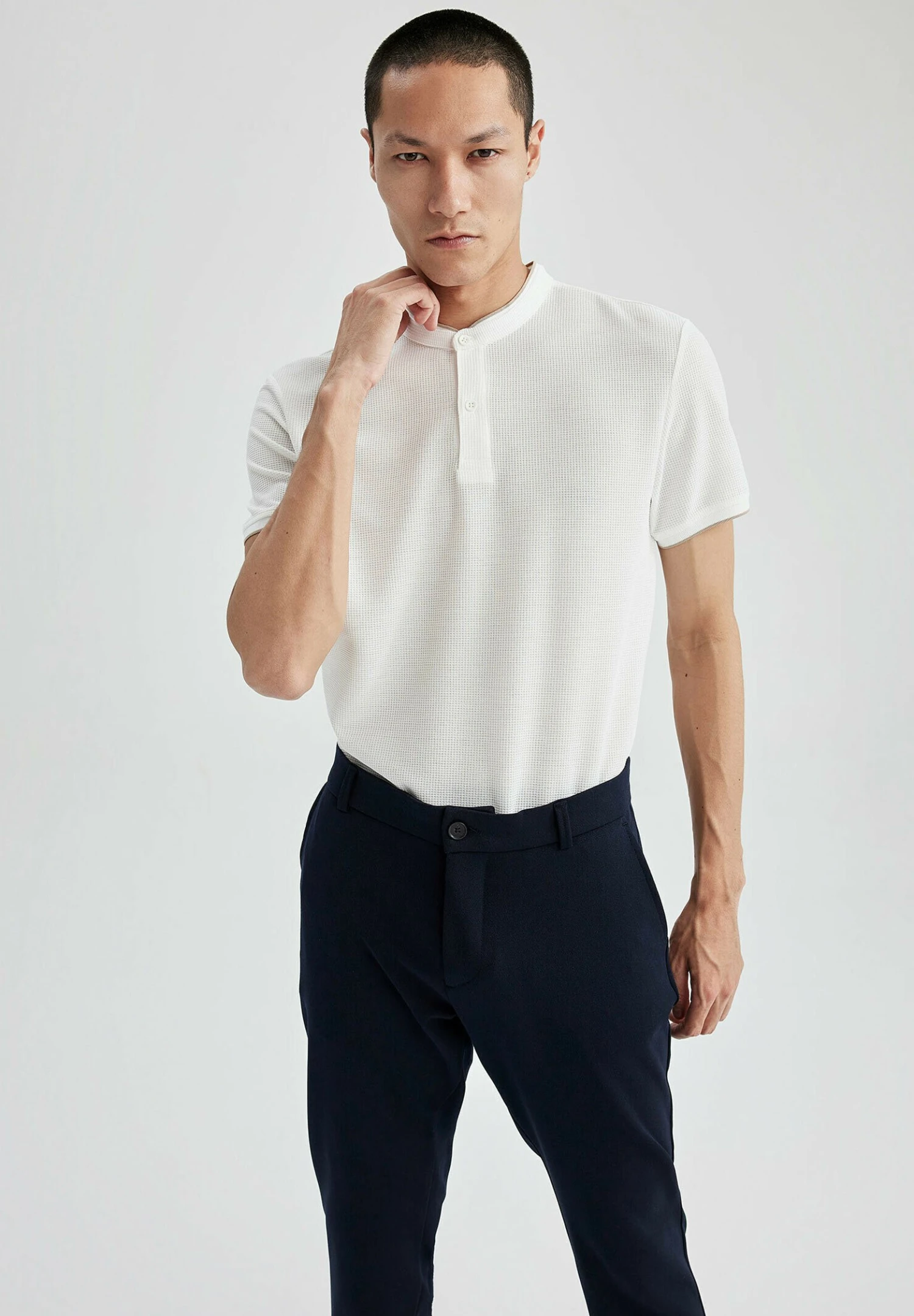 DeFacto Modern Fit- T-Shirt Basic - White 3 DeFacto Modern Fit- T-Shirt Basic - White