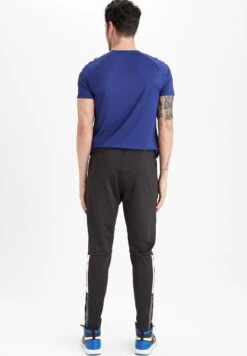 DeFacto Trainingsbroek - Black 8 DeFacto Trainingsbroek - Black -DeFacto e6f91e2f6bb64f09a349105c1d901e47