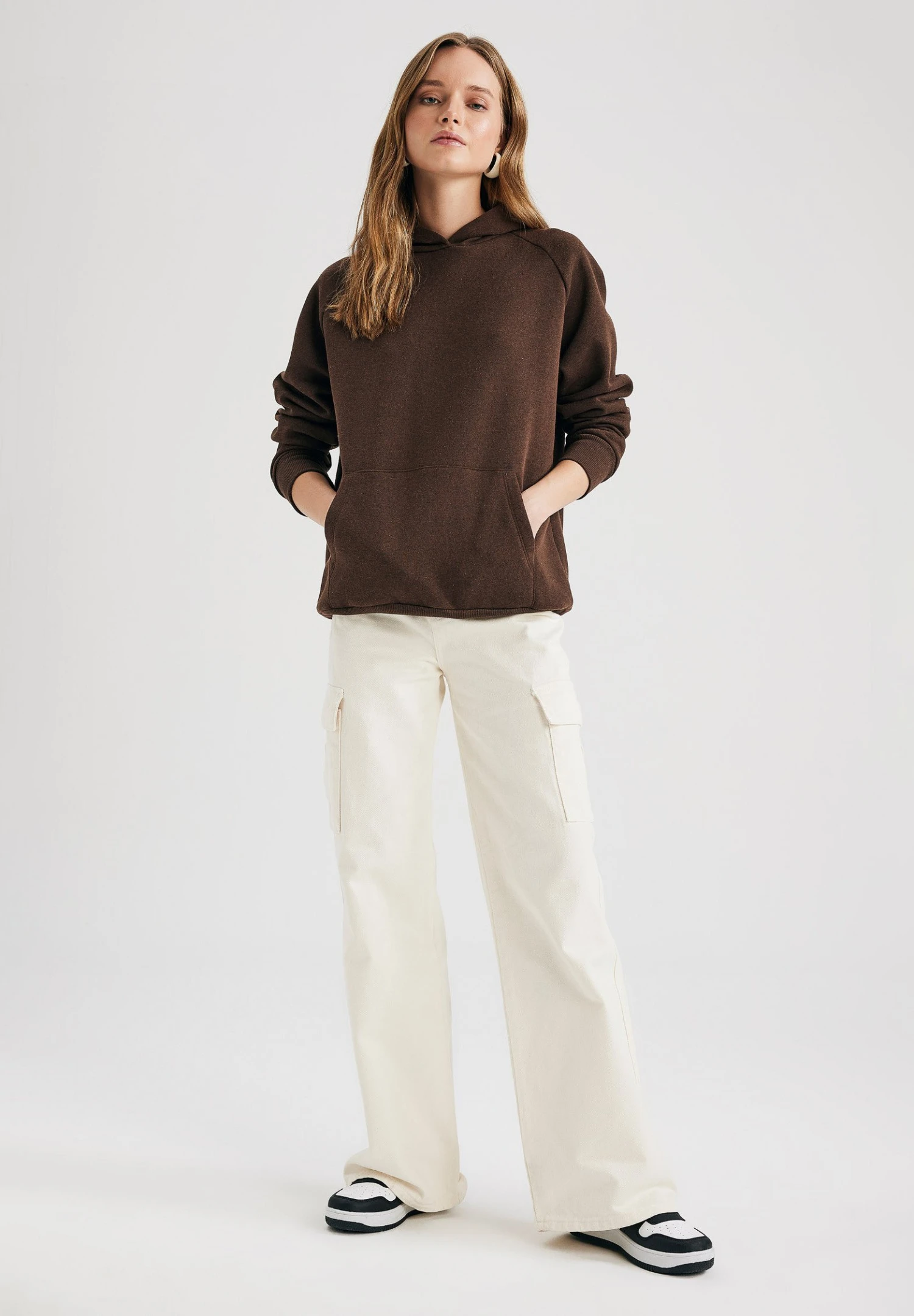 DeFacto Hoodie - Brown 4 DeFacto Hoodie - Brown - Afbeelding 2