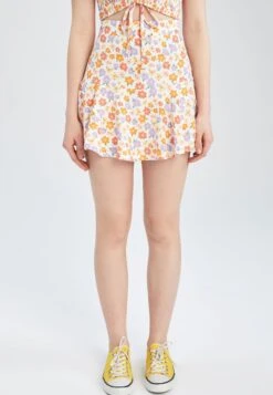 DeFacto Shorts - White