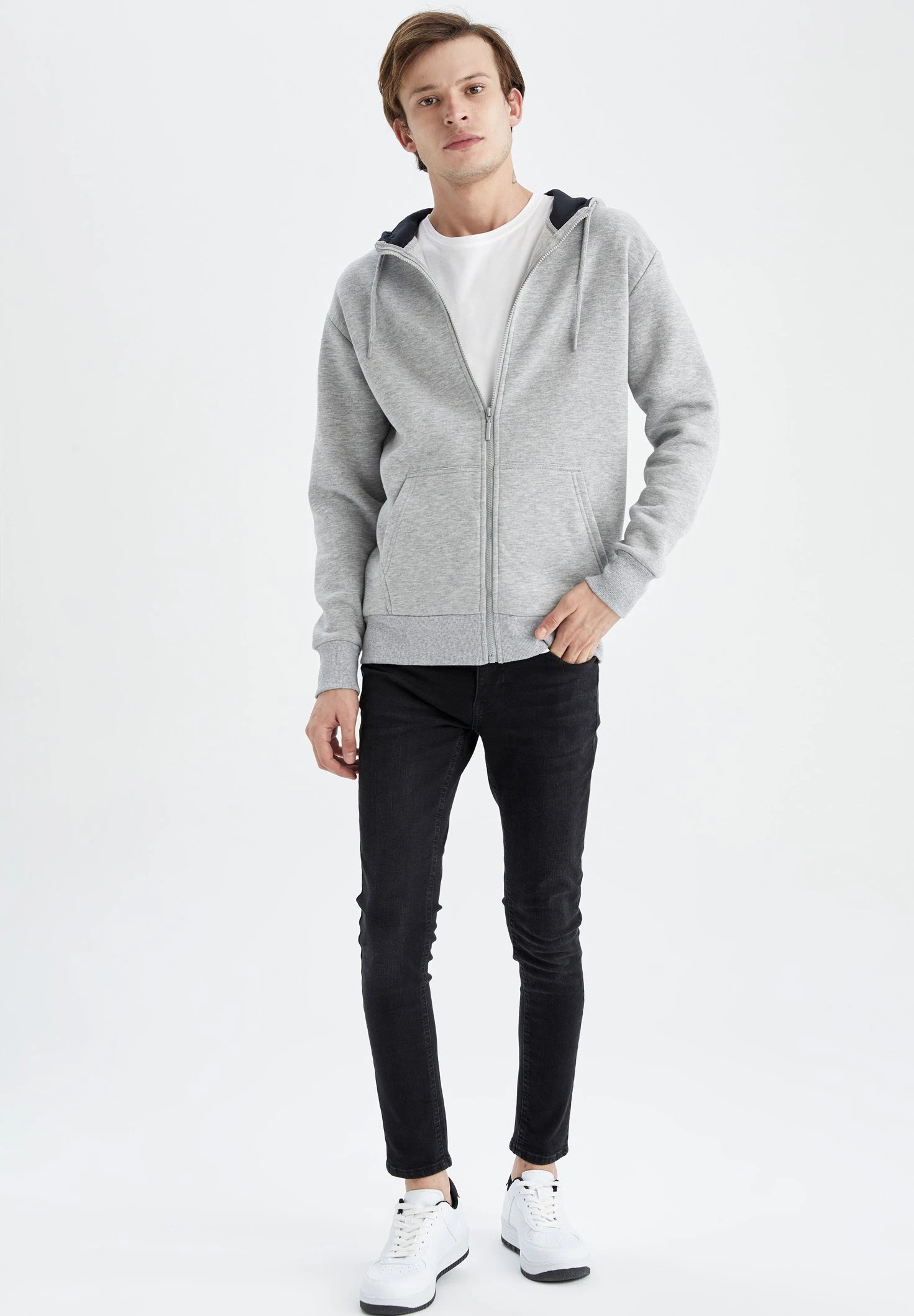 DeFacto Regular Fit - Sweater Met Rits - Grey 4 DeFacto Regular Fit - Sweater Met Rits - Grey - Afbeelding 2