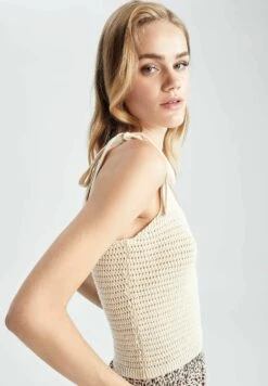 DeFacto Slim Fit- Top - Ecru -DeFacto f3b18a1bff3d48ee886e982a870207ea