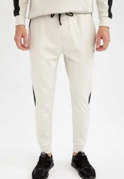 DeFacto Standart Fit- Trainingsbroek - Beige