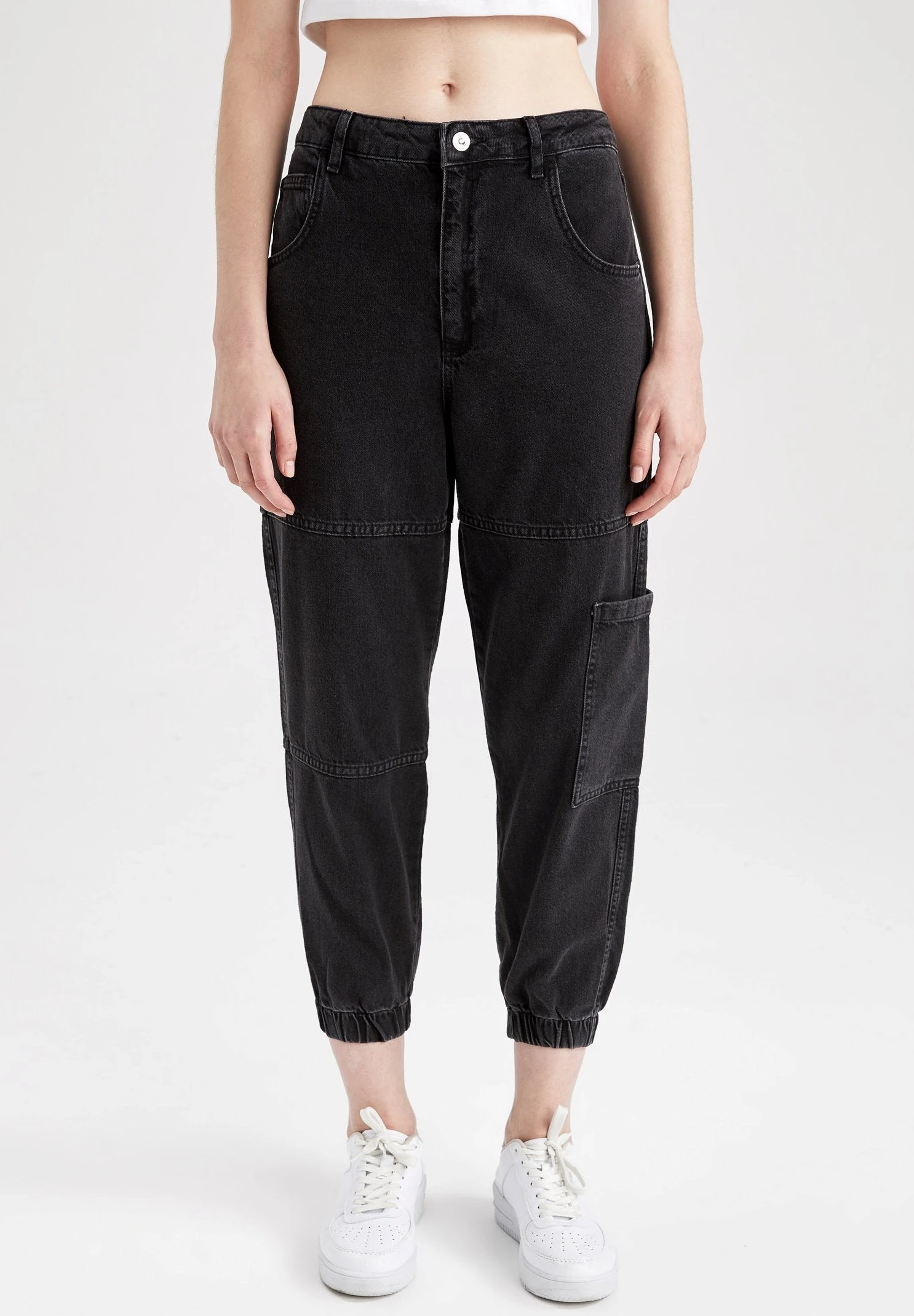 DeFacto Relaxed Fit Jeans - Black 3 DeFacto Relaxed Fit Jeans - Black