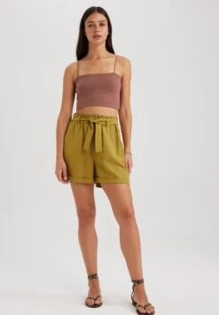 DeFacto Shorts - Khaki -DeFacto f9bf2ac308d04326bdba91a707efc4f9