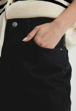 DeFacto Slim Fit Jeans - Black 9 DeFacto Slim Fit Jeans - Black -DeFacto fcbe9b07214f4e36ad21d72e0b38e6db